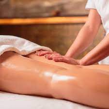 Переваги медового антицелюлітного масажу та його користь