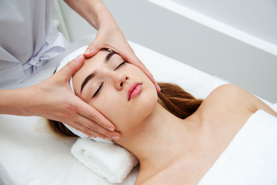 масаж обличчя та його користь