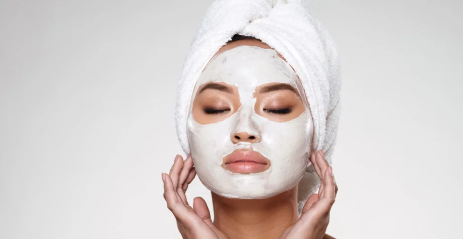 Маски для обличчя взимку: SOS-зволоження і живлення